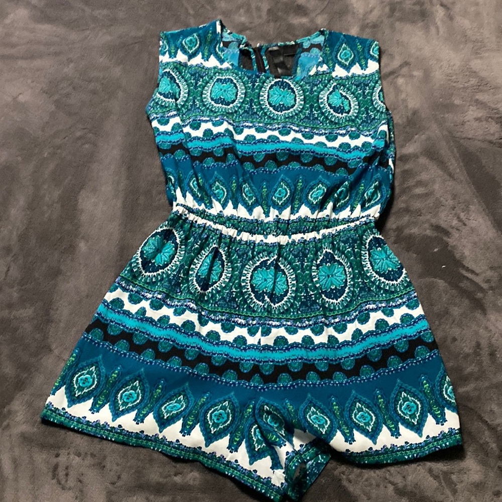 Women small romper 100% polyester with some lace